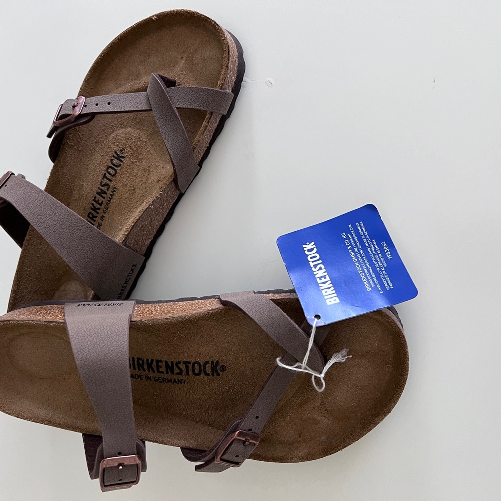 Brand new Birkenstock with tags. ❤️